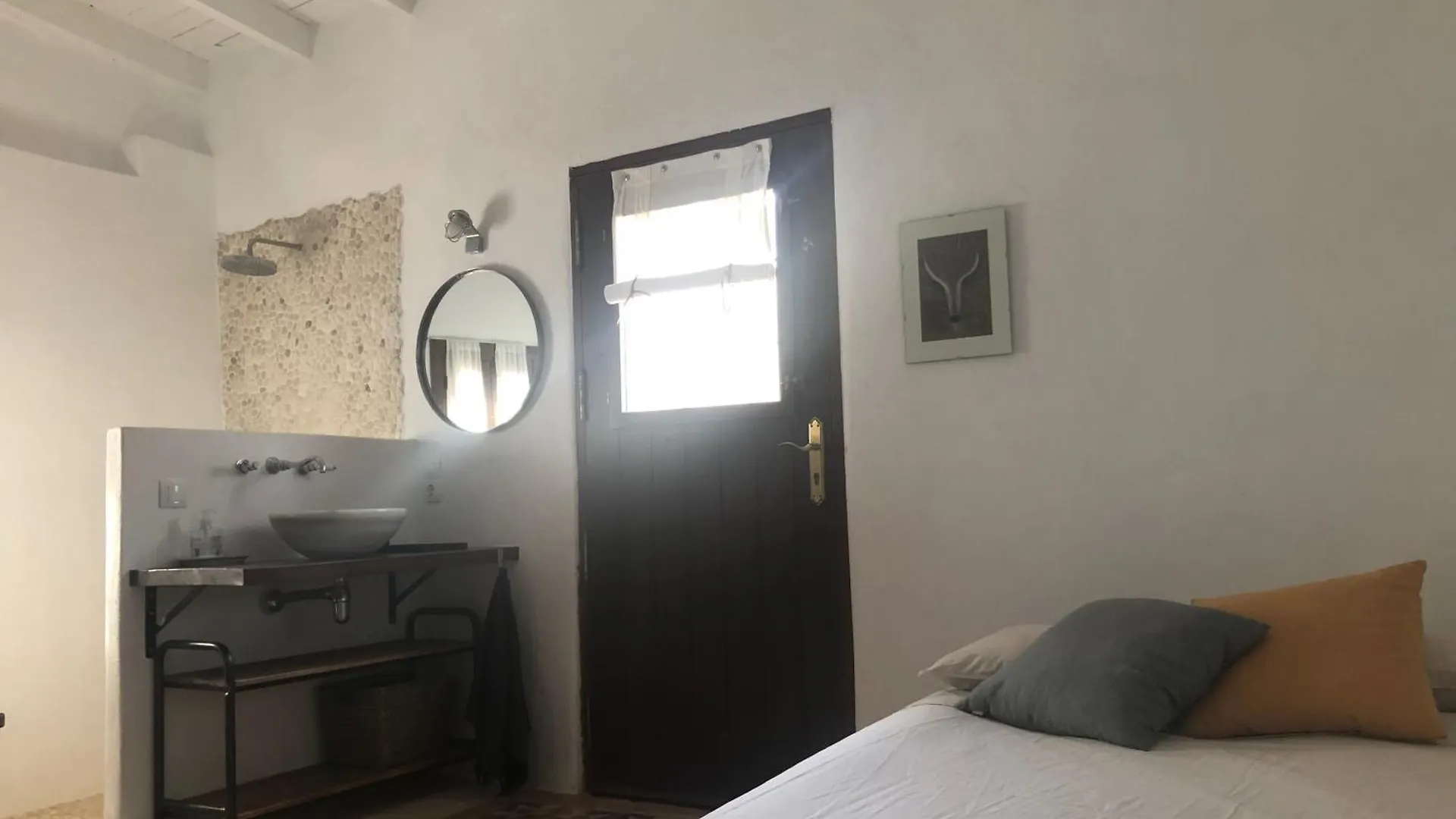 Estudio En Cortijo En Fernan Perez contacts